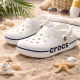 Червоні чоловічі Crocs
